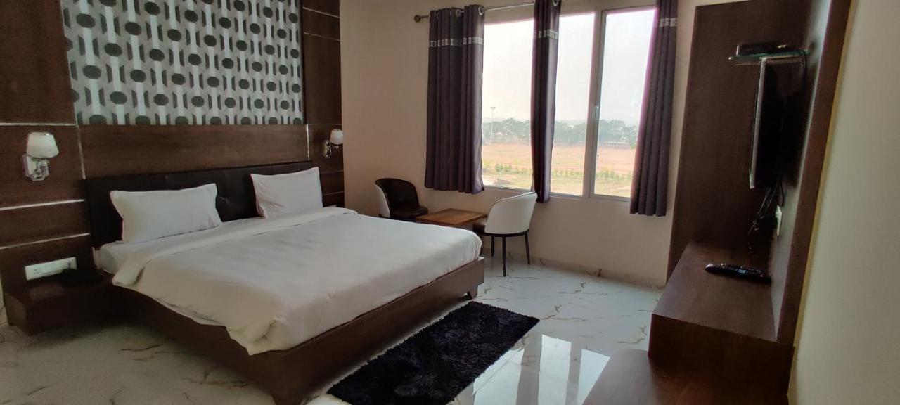 Vadpadraka Hotel And Resort Vadodara Extérieur photo