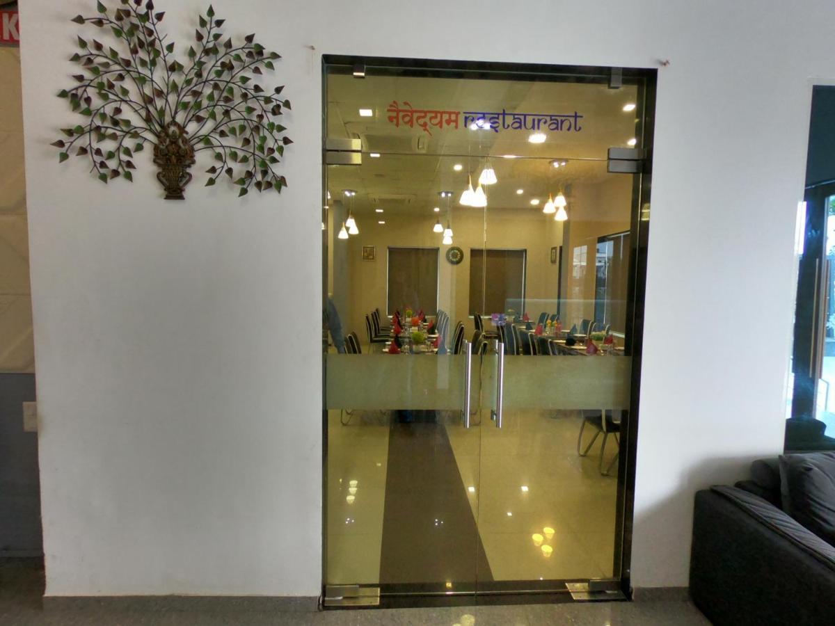 Vadpadraka Hotel And Resort Vadodara Extérieur photo